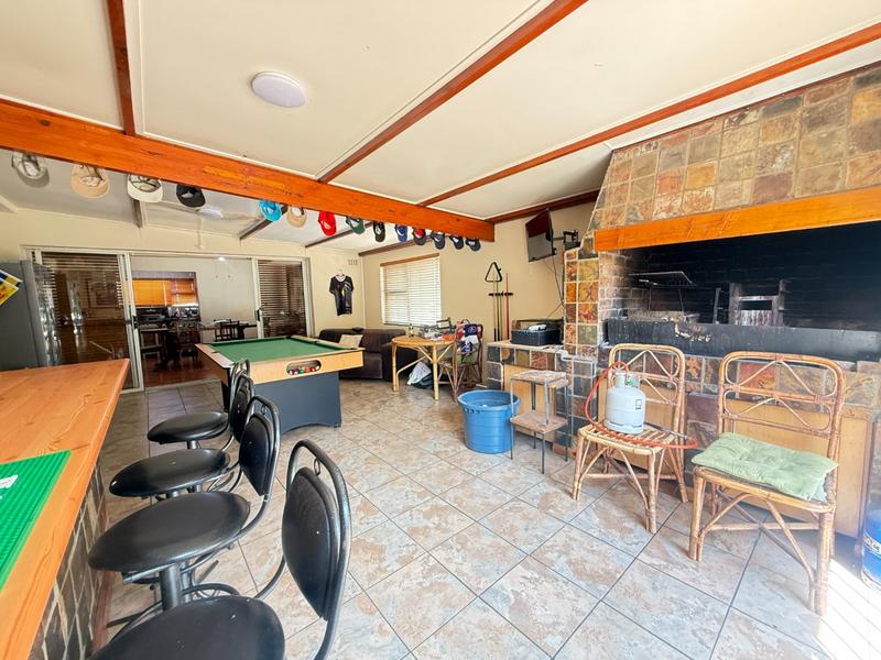 4 Bedroom Property for Sale in Bergzicht Western Cape